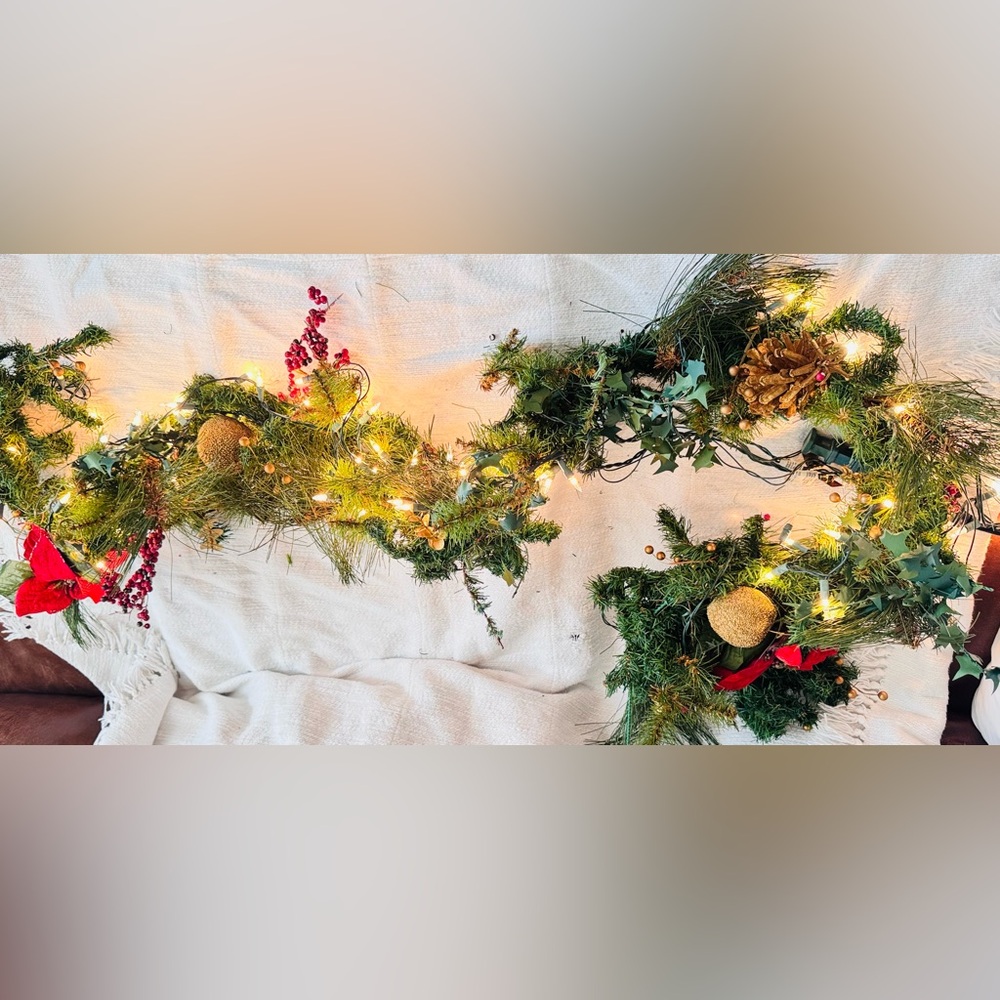 7’ Ft. CHRISTMAS Lighted Holiday Garland w Wired Berries & Picks